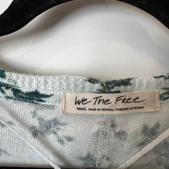 New -  We the Free Floral Shirt - Picture 7 of 7